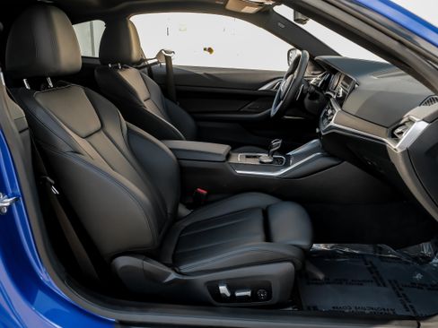 Used 2021 BMW 430i Coupe w/ M Sport Package image 38