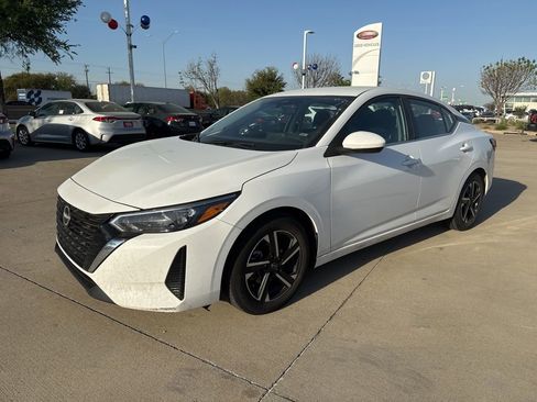 Used 2024 Nissan Sentra SV image 1