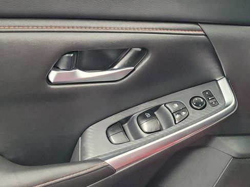Used 2025 Nissan Sentra SR FWD image 27