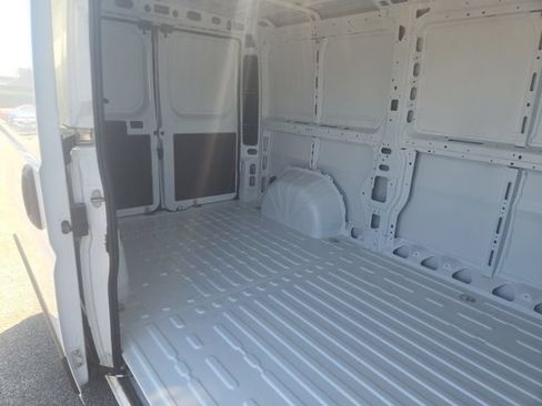 Used 2025 RAM ProMaster 2500 w/ Convenience Group FWD image 21