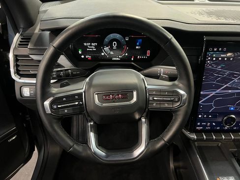 Used 2025 GMC Acadia Elevation image 14