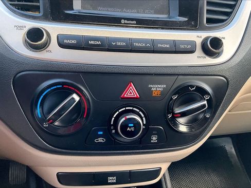 Used 2022 Hyundai Accent SE FWD image 32