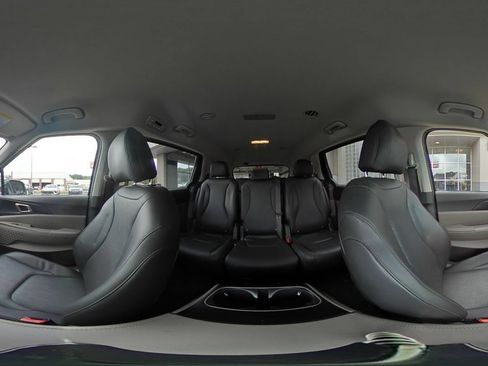 Used 2026 Kia Carnival FWD image 45