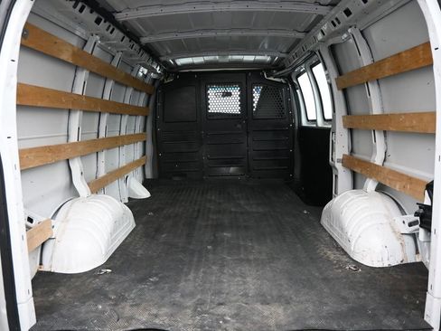 Used 2019 GMC Savana 2500 Work Van w/ Driver Convenience Package image 27