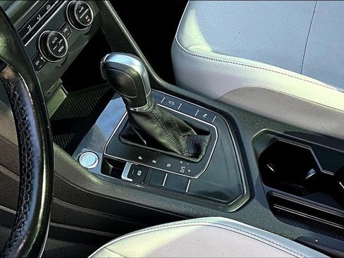 Used 2019 Volkswagen Tiguan SEL FWD image 19