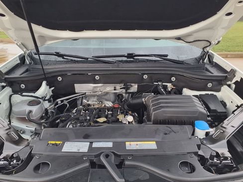 Used 2025 Volkswagen Atlas SE FWD image 33