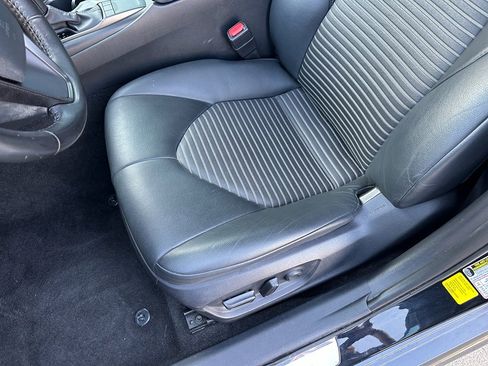 Used 2023 Toyota Camry SE w/ Convenience Package image 12