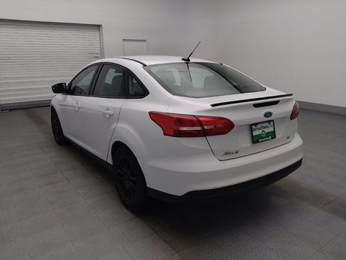 Used 2018 Ford Focus SE FWD image 5