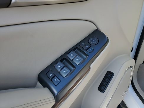 Used 2019 GMC Yukon Denali w/ Denali Ultimate Package image 16