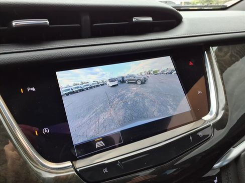 Used 2022 Cadillac XT6 Premium Luxury AWD/4WD image 17