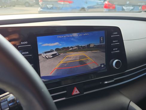 Used 2022 Hyundai Elantra SEL w/ Convenience Package image 18