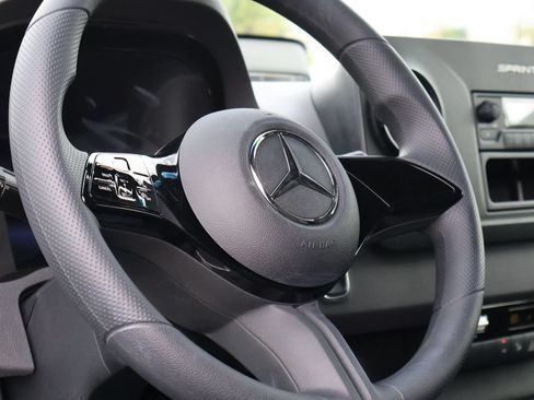 Used 2025 Mercedes-Benz Sprinter 2500 image 22