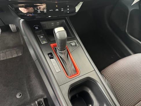 Certified 2025 Nissan Kicks SR image 20