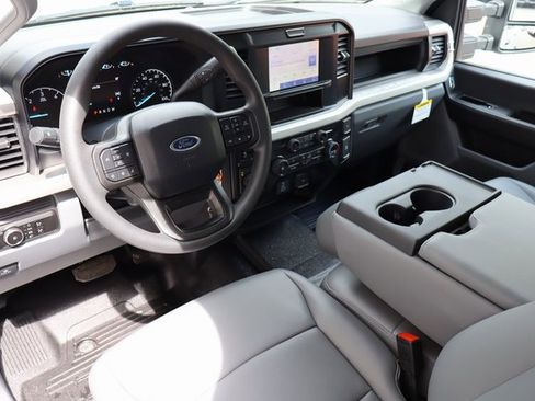 New 2025 Ford F550 4x4 Crew Cab Super Duty w/ XL Chrome Package image 5