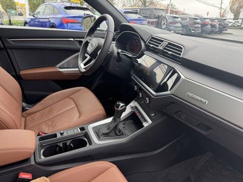 Certified 2025 Audi Q3 2.0T Premium w/ Convenience Package image 29