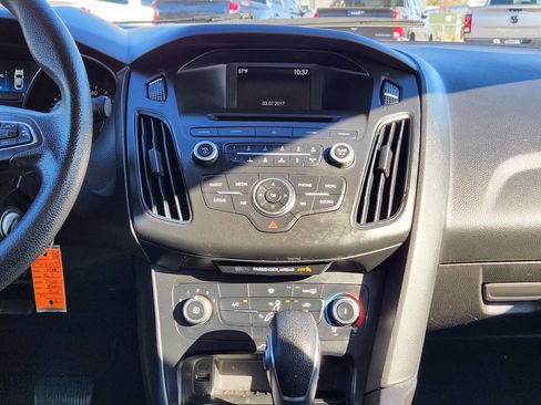 Used 2017 Ford Focus SE image 18