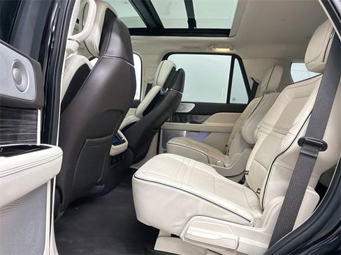 Certified 2022 Lincoln Navigator Black Label image 21