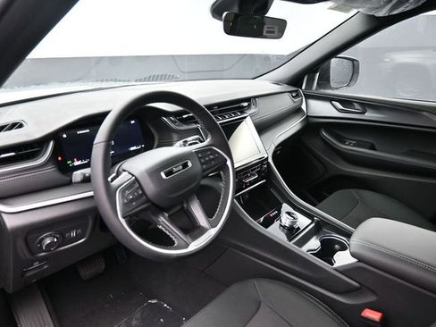 New 2026 Jeep Grand Cherokee Laredo AWD/4WD image 11
