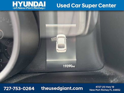 Used 2023 Hyundai Elantra SEL image 11