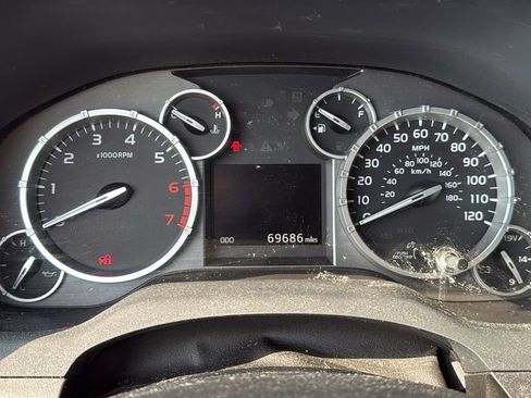 Used 2014 Toyota Tundra SR5 w/ SR5 Upgrade Package RWD image 6