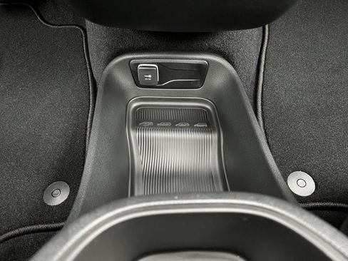 New 2026 Chrysler Pacifica Select AWD/4WD image 33