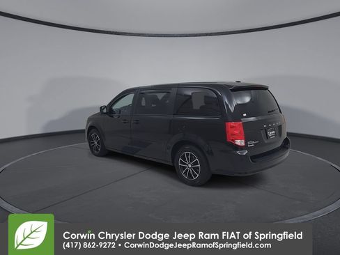 Used 2017 Dodge Grand Caravan SE FWD image 11