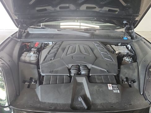 Certified 2025 Porsche Cayenne S AWD/4WD image 30