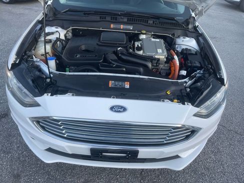 Used 2018 Ford Fusion SE FWD image 31