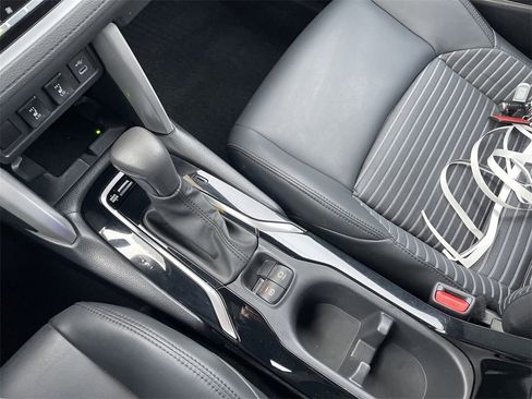 Used 2024 Toyota Corolla Cross XSE w/ Convenience Package image 21