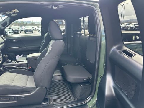 Used 2021 Toyota Tacoma TRD Off-Road w/ TRD Premium Off Road Package image 14