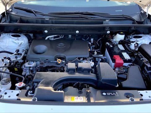 Used 2025 Toyota RAV4 XLE FWD image 31