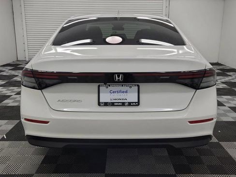 Certified 2025 Honda Accord LX image 5