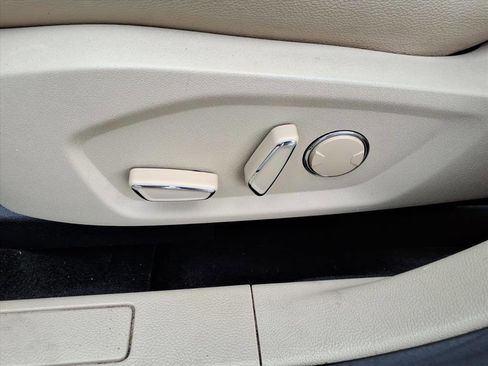 Used 2015 Ford Fusion SE w/ Equipment Group 202A image 16