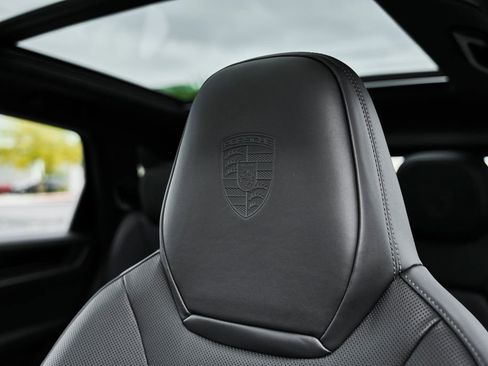 Used 2026 Porsche Cayenne Turbo AWD/4WD image 47