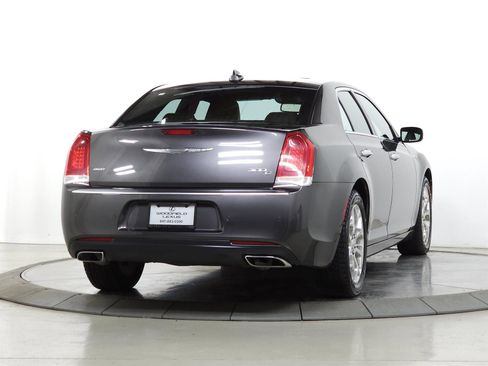 Used 2016 Chrysler 300 C Platinum w/ Safetytec Plus Group image 9