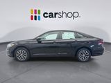 Used 2021 Volkswagen Jetta SE image 2