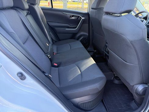 Used 2025 Toyota RAV4 XLE AWD/4WD image 25