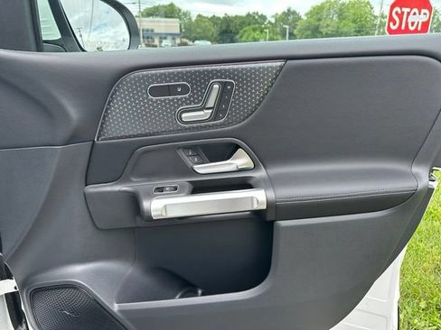 New 2026 Mercedes-Benz GLB 250 4MATIC image 24