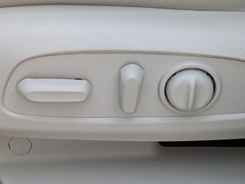 Used 2021 Buick Enclave Essence FWD image 20