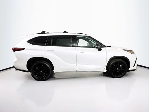 Used 2023 Toyota Highlander XSE AWD/4WD image 8