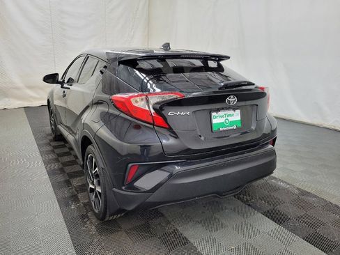 Used 2019 Toyota C-HR XLE image 5
