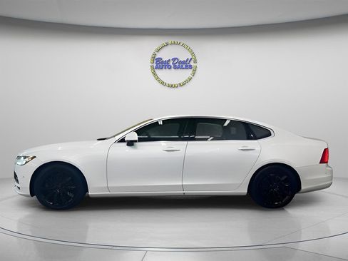 Used 2018 Volvo S90 T6 Momentum w/ Convenience Package AWD/4WD image 2