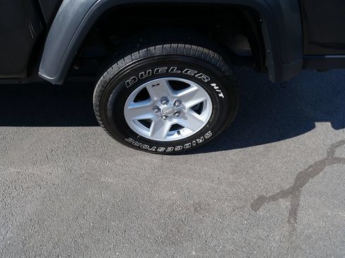 Used 2020 Jeep Gladiator Sport w/ Quick Order Package 24S AWD/4WD image 35