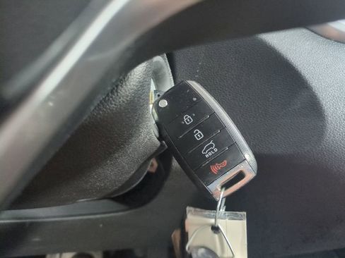 Used 2016 Kia Sorento FWD image 36