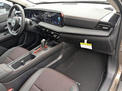 New 2026 Nissan Kicks SR w/ Cold Weather Package FWD image 31