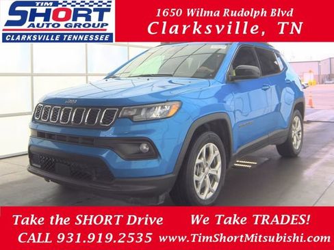 Used 2024 Jeep Compass Latitude AWD/4WD image 1