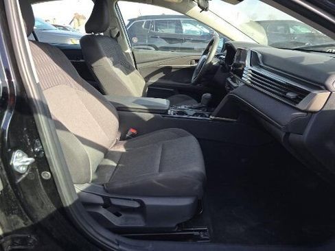 Used 2025 Toyota Camry LE image 10