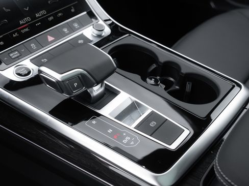 New 2026 Audi Q7 Premium image 18