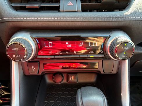 Certified 2025 Toyota RAV4 LE image 27
