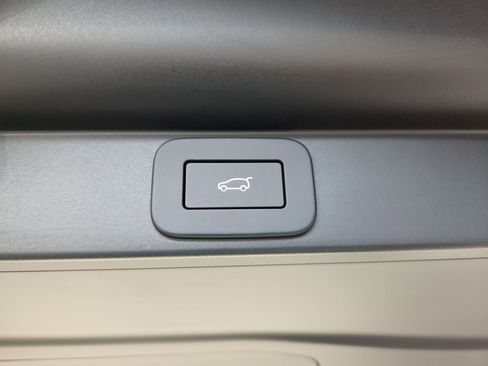 New 2026 Land Rover Range Rover SE image 14